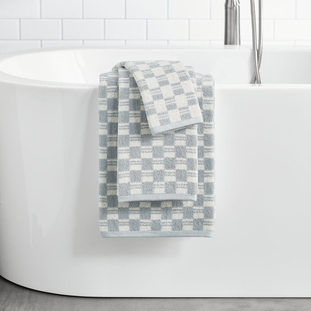 https://mdesignhomedecor.com/cdn/shop/files/1000_Square_JPG-NBJacquardBathTowels-Environment_1000x.jpg?v=1698349734